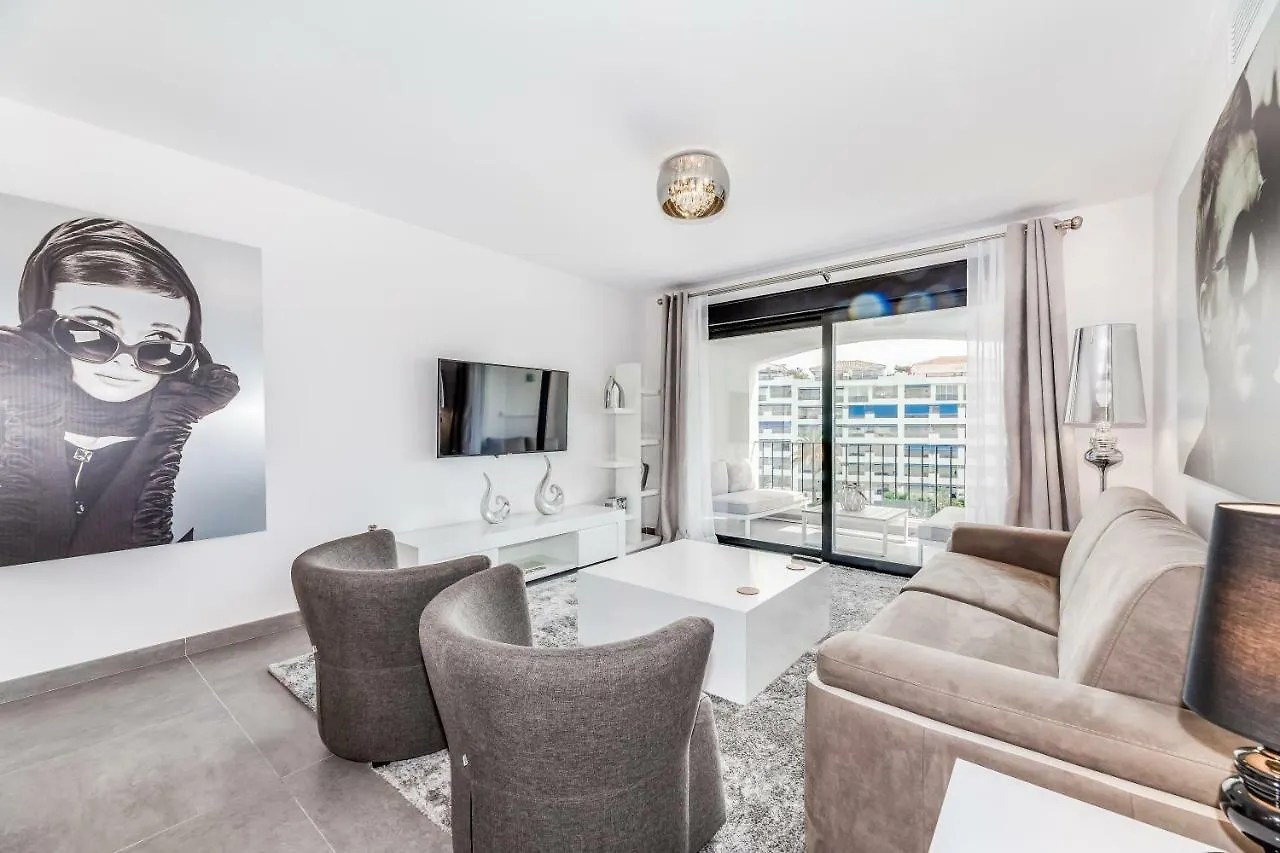Apartment By Riva - Incredible, Stylish 2 Bedroom Apt In Puerto Banus Gardens Marbella